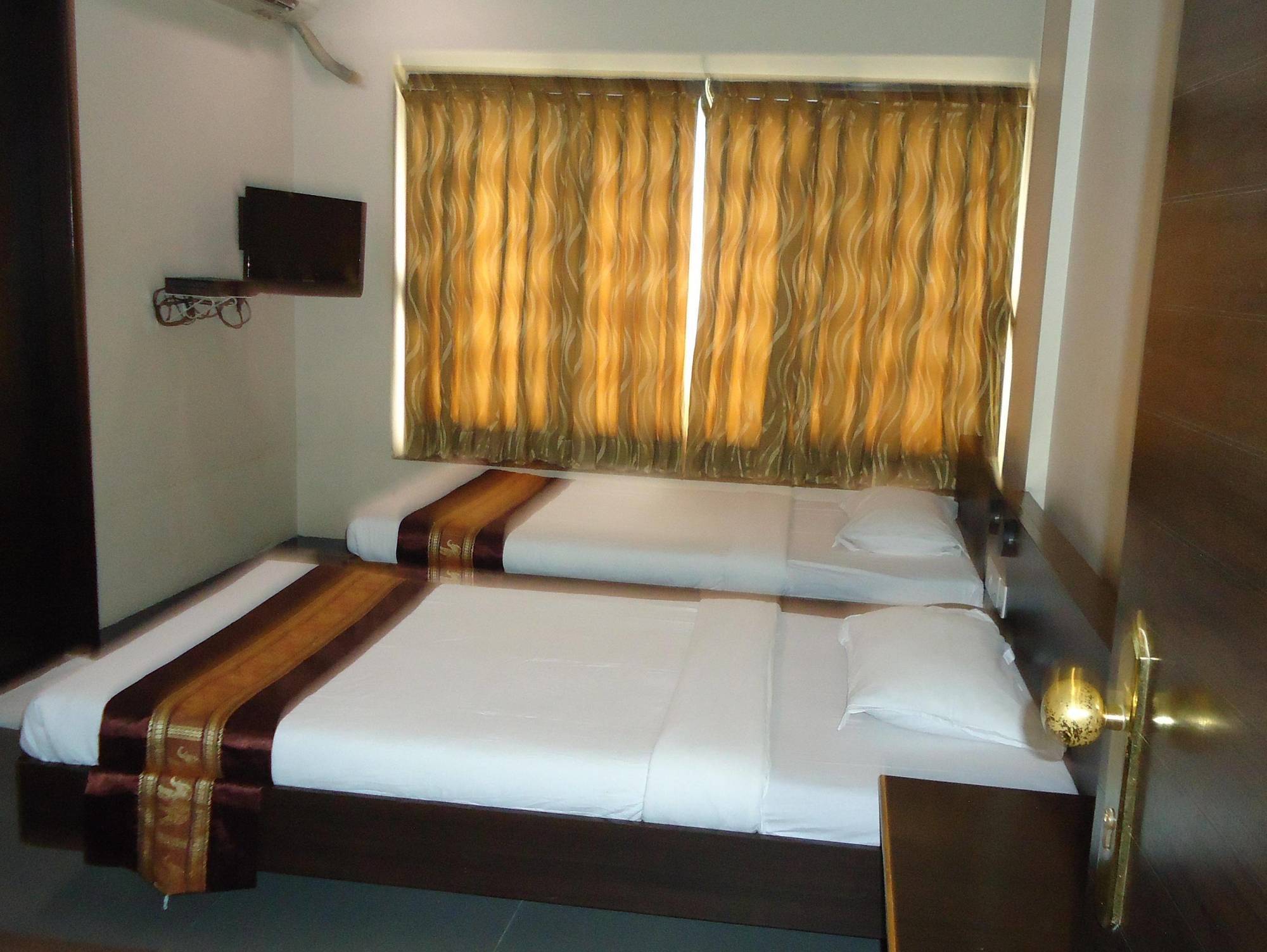 Hotel Jayshree Domestic Airport Mumbai Exterior photo