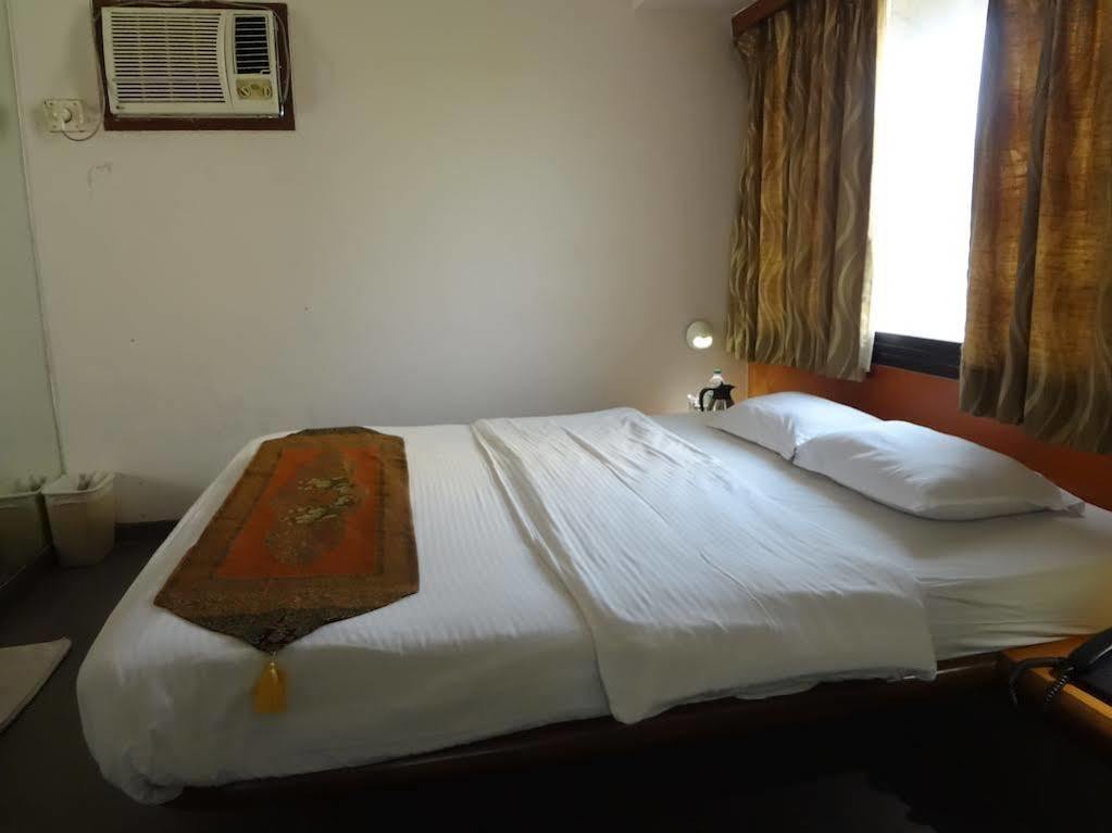 Hotel Jayshree Domestic Airport Mumbai Exterior photo